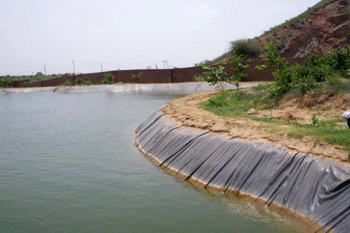 استخر ورق ژئوممبران